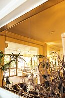 Rouge Hotel International