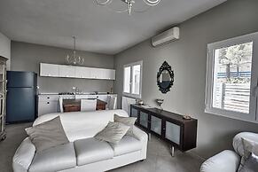 Rouge Hotel International