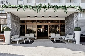 Rouge Hotel International