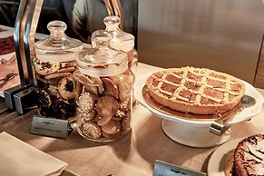 Rouge Hotel International