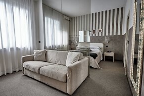 Rouge Hotel International