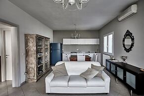 Rouge Hotel International