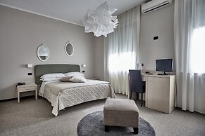 Rouge Hotel International