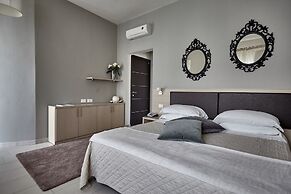 Rouge Hotel International