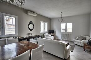 Rouge Hotel International