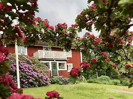 6 Person Holiday Home in Lonashult