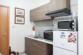 Cozy apt near Stavros Niarchos Park