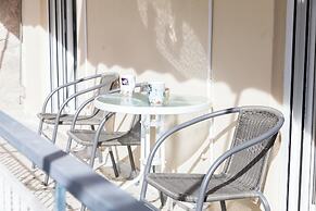 Cozy apt near Stavros Niarchos Park