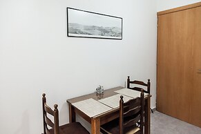 Cozy apt near Stavros Niarchos Park