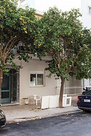 Cozy apt near Stavros Niarchos Park