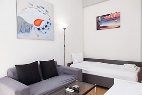 Cozy apt near Stavros Niarchos Park