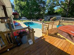 Country Bliss - Pool Spa Nature s Playground Pool IS Open