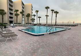 Oceanfront 2 bed Condo in New Smyrna Beach FL