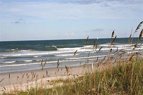 Oceanfront 2 bed Condo in New Smyrna Beach FL