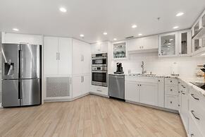 Beachfront 3 Bed Condo Daytona Beach Shores FL