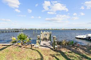 Waterfront 4 Bed House Daytona Beach FL