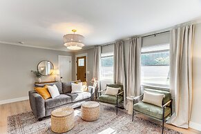 Modern Retreat w/ Fire Pit Near Harrison Bay!