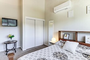 Home w/ 2 Decks - 2 Mi to Lake Gregory Dog Park!