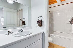 4 Mi to Snow Valley Mountain: Quiet Nature Escape!