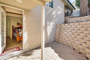 4 Mi to Snow Valley Mountain: Quiet Nature Escape!