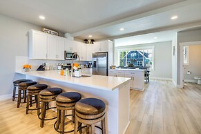 River & Marina View: Hammond Townhome w/ Hot Tub