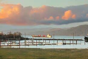 River & Marina View: Hammond Townhome w/ Hot Tub