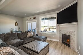River & Marina View: Hammond Townhome w/ Hot Tub