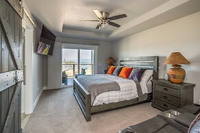 River & Marina View: Hammond Townhome w/ Hot Tub