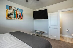 River & Marina View: Hammond Townhome w/ Hot Tub