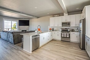 River & Marina View: Hammond Townhome w/ Hot Tub