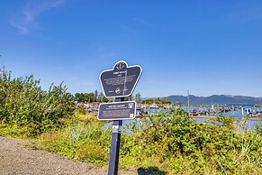 River & Marina View: Hammond Townhome w/ Hot Tub