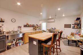 Mtn-view Gem w/ Grill: 2 Mi to Dtwn Livingston