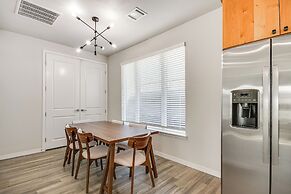 Pets Welcome: Newly Built Abode in Canyon!