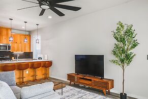 Pets Welcome: Newly Built Abode in Canyon!