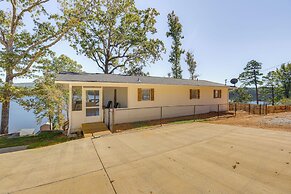 Decks & Boat Dock: 'the View on Lay Lake!'