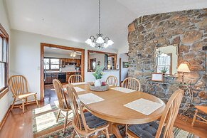 Mountain-view Home w/ Deck & Grill in Dahlonega