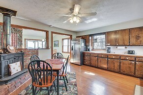 Mountain-view Home w/ Deck & Grill in Dahlonega