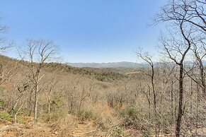 Mountain-view Home w/ Deck & Grill in Dahlonega
