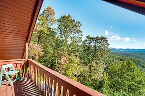 Mountain-view Home w/ Deck & Grill in Dahlonega