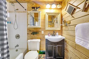 Steps to Lake Okeechobee: Cabin w/ Pool Access!