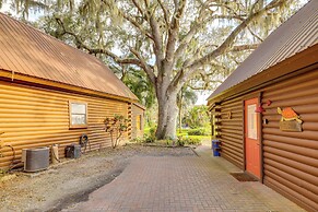 Steps to Lake Okeechobee: Cabin w/ Pool Access!