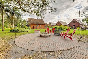 Steps to Lake Okeechobee: Cabin w/ Pool Access!
