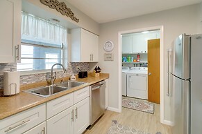 2 Mi to Lake Okeechobee: Waterfront Home w/ Deck!