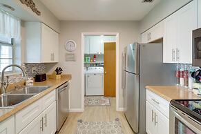 2 Mi to Lake Okeechobee: Waterfront Home w/ Deck!