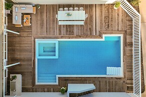 La Casa Bella Pool Spa Sauna