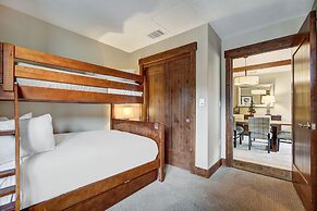 Luxury 4 Bedroom Condo on Peak 8 4 Condo