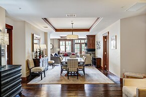 Luxury 4 Bedroom Condo on Peak 8 4 Condo