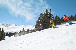 Luxury 4 Bedroom Condo on Peak 8 4 Condo