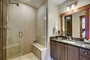 Luxury 4 Bedroom Condo on Peak 8 4 Condo