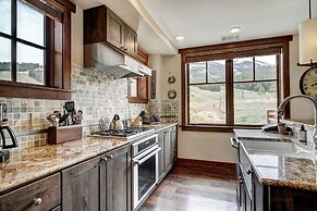 Luxury 4 Bedroom Condo on Peak 8 4 Condo